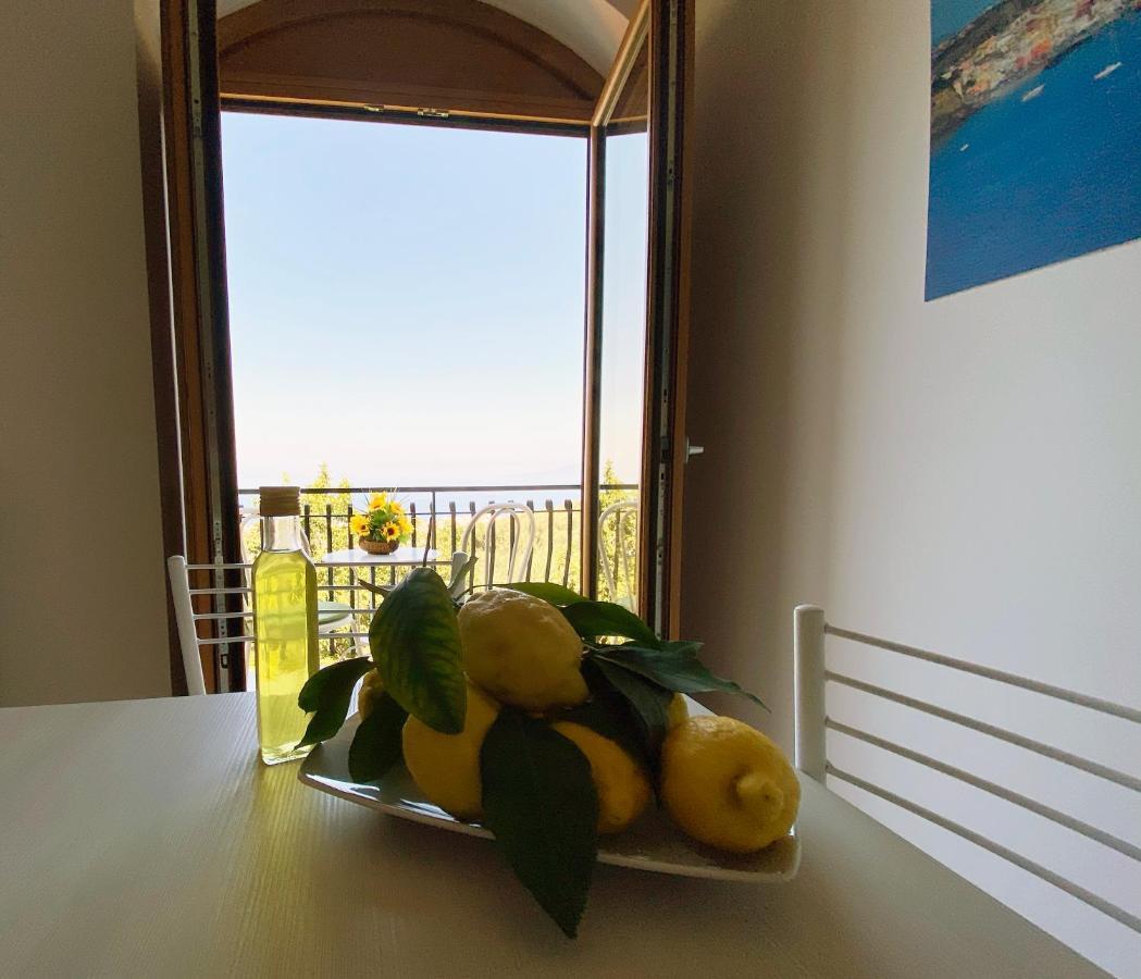 Achille Home B&B Соренто Екстериор снимка