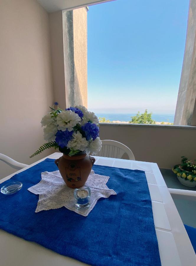 Achille Home B&B Соренто Екстериор снимка