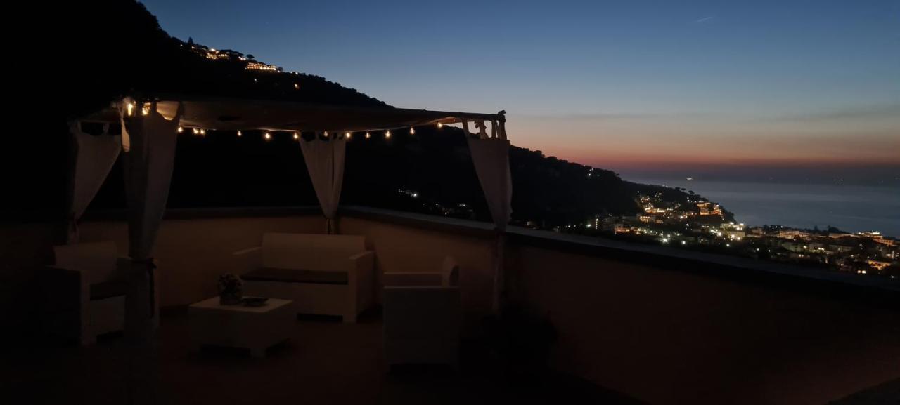 Achille Home B&B Соренто Екстериор снимка